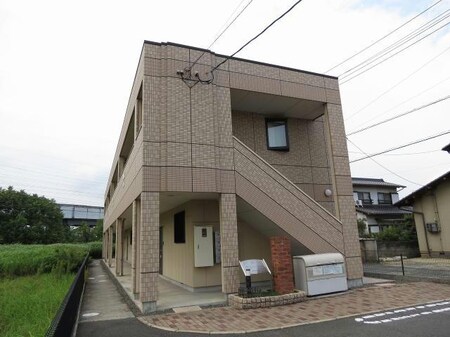 ビィ プラスペラス外観写真