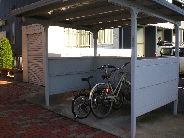 物件外観写真5　(駐輪場)