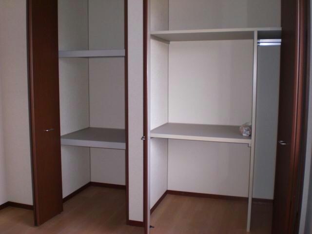 物件内観写真25　(洋室クローゼット)