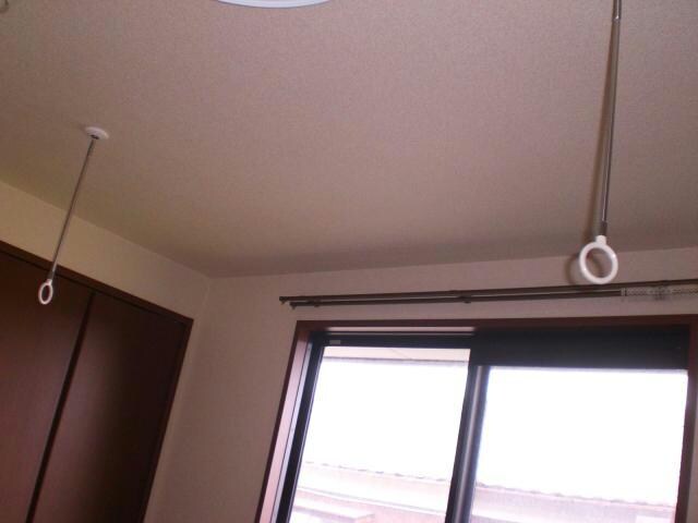 物件内観写真27　(室内物干し)