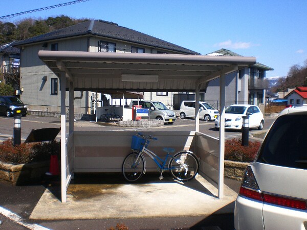 駐輪場(駐輪場)