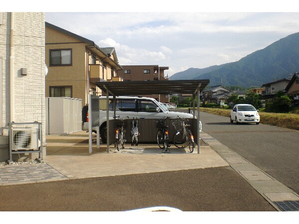 駐輪場(駐輪場)