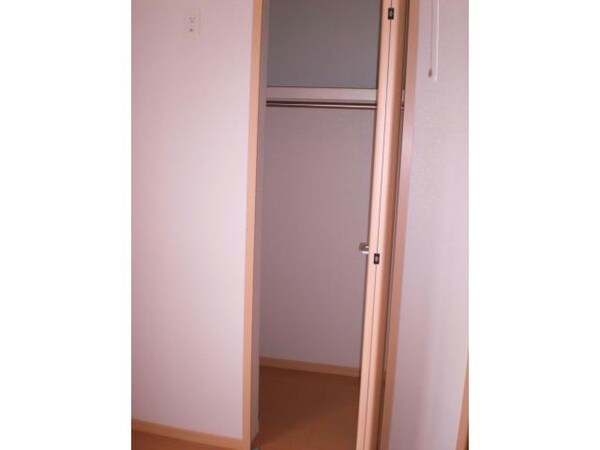 収納(洋室１クローゼット)