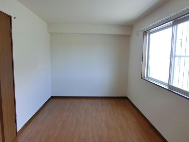 物件内観写真25　(洋室)