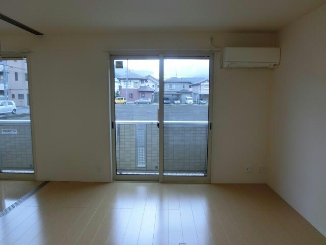 物件内観写真8　(リビング)