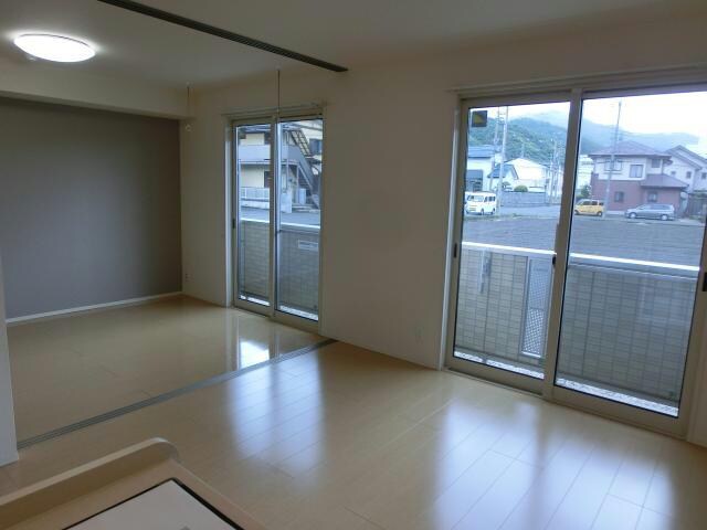 物件内観写真9　(リビング)