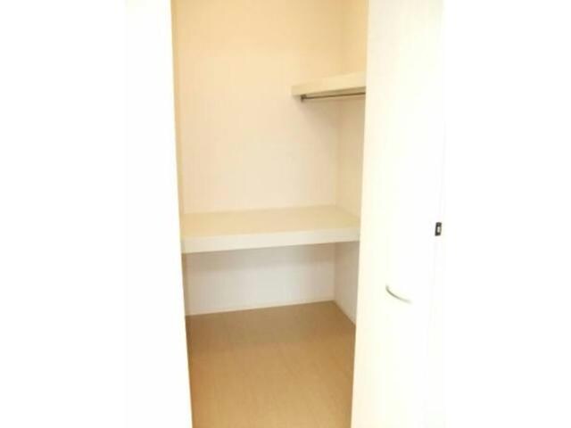 物件内観写真13　(ウォークインクローゼット)
