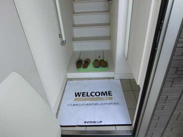 物件内観写真10　(玄関)