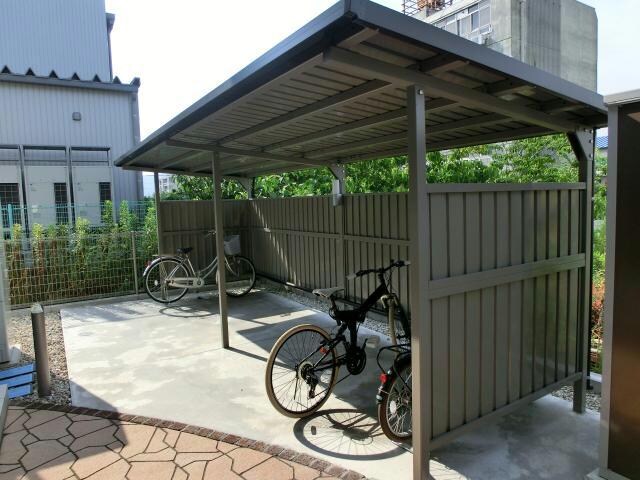 物件外観写真5　(駐輪場)