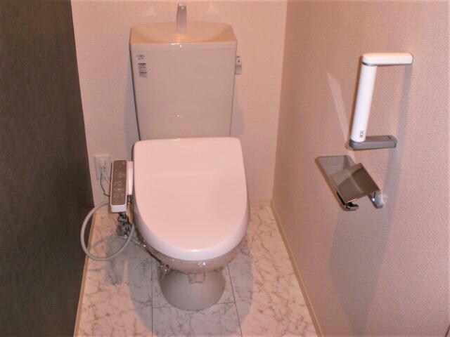 物件内観写真28　(ウォシュレット付きトイレ)