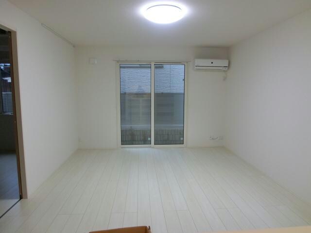 物件内観写真15　(リビング)