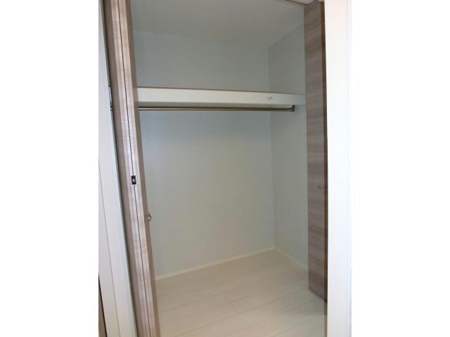 物件内観写真17　(リビング収納)