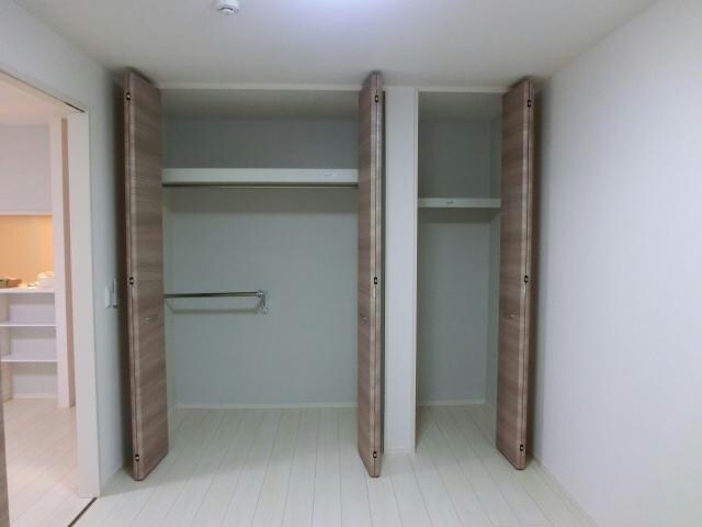 物件内観写真27　(洋室クローゼット)