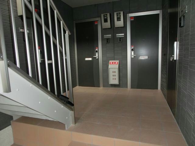 物件外観写真4　(エントランス)