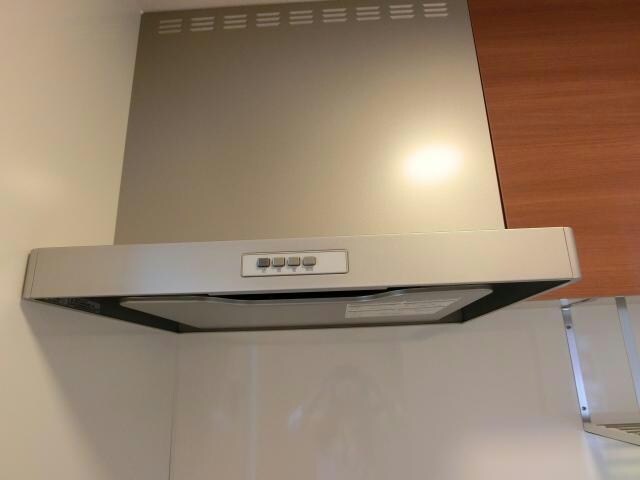 物件内観写真21　(キッチン換気扇)