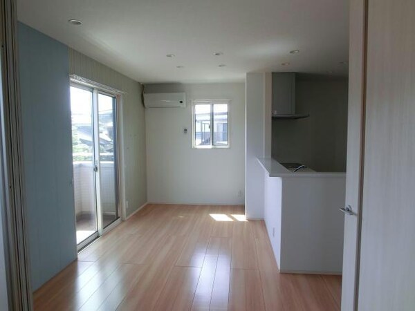 リビングダイニング(エアコン付きリビング)