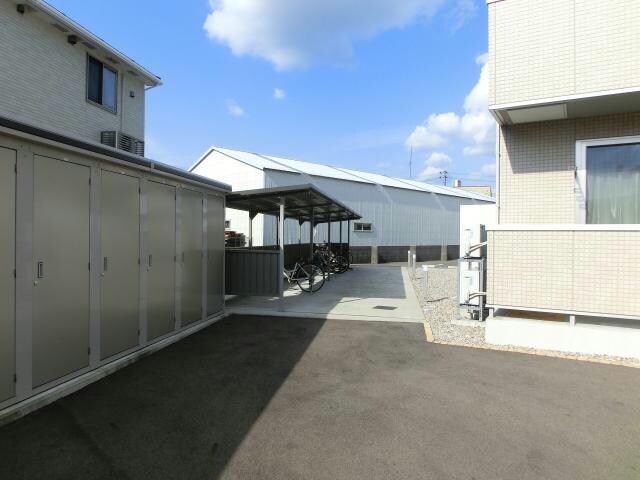 物件外観写真10　(駐輪場)