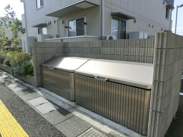 物件外観写真11　(専用ゴミ置場)