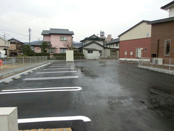 駐車場(駐車場)
