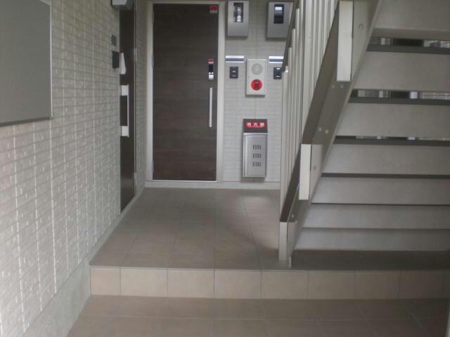 物件外観写真7　(エントランス)