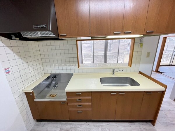 キッチン(2号棟同間取り参考写真)