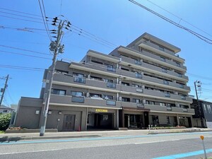 グランピア女池外観写真