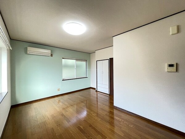 リビング(モデルルーム写真)