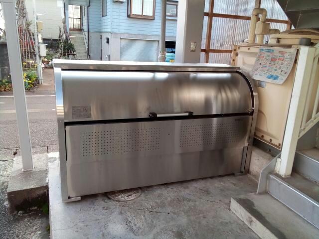 物件外観写真9　(専用ゴミ置き場)