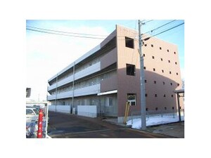 マンションリバーイン外観写真