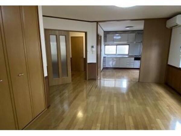 リビングダイニング