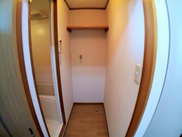 物件内観写真10　(洗濯機置き場)