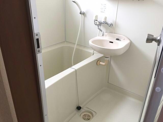 物件内観写真15　(同室タイプ)