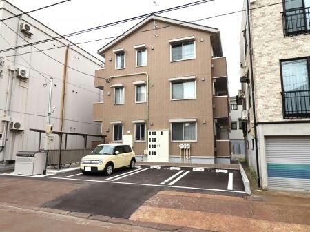 セブンアウルズⅢ外観写真