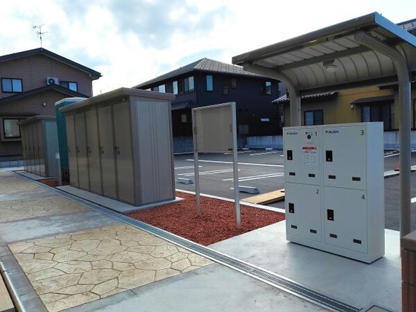 建物設備(物置、宅配ボックス)