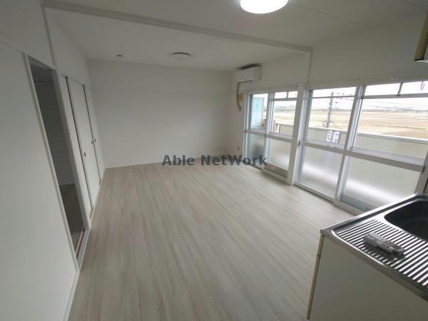 リビングダイニング