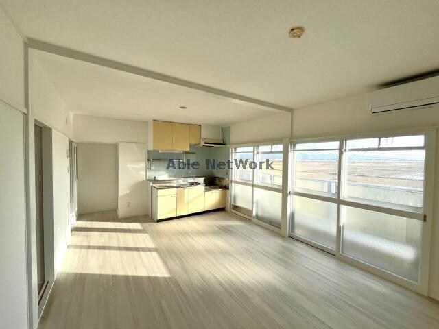 リビングダイニング