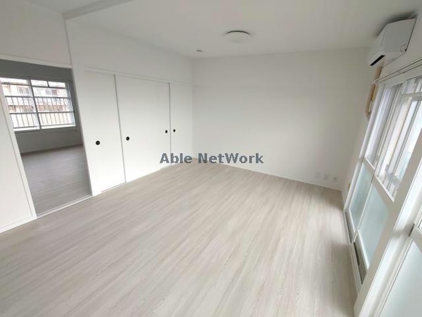 リビングダイニング