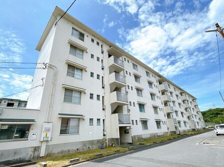 ビレッジハウス小羽山第二１号棟外観写真