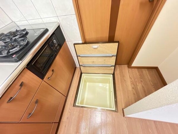 収納(床下収納)