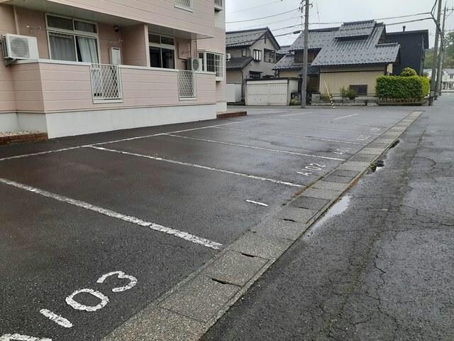 物件外観写真2　
