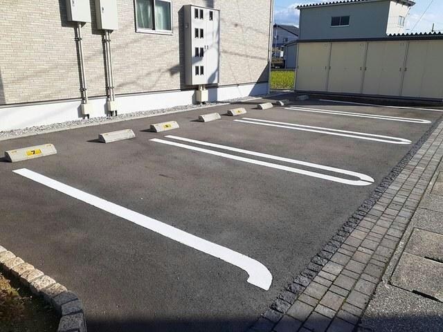 物件外観写真2　
