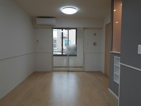 リビングダイニング