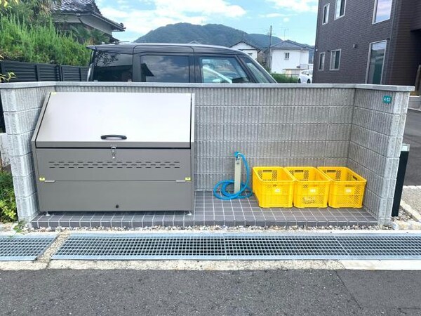 建物設備(敷地内ゴミ置き場)