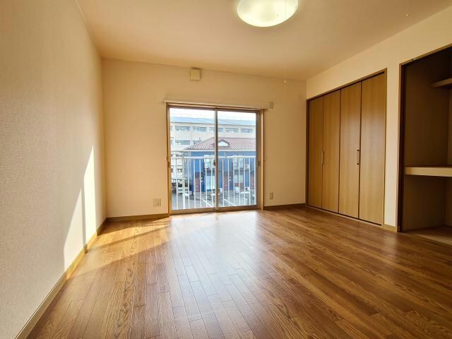 物件内観写真16　(2階洋室)