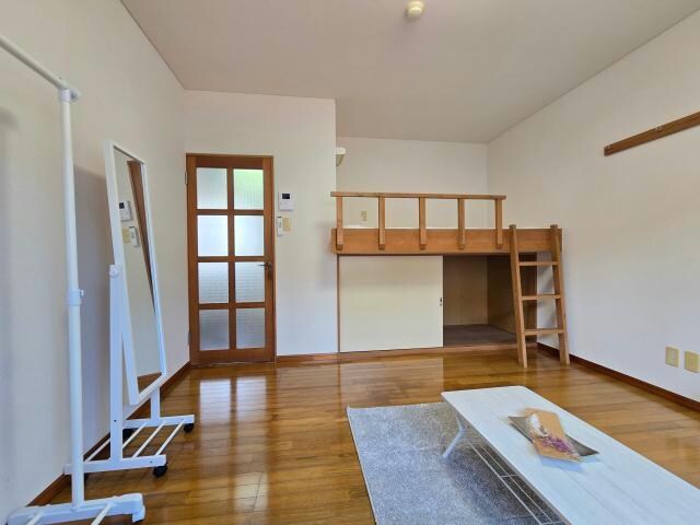 物件内観写真5　(ステージング写真)