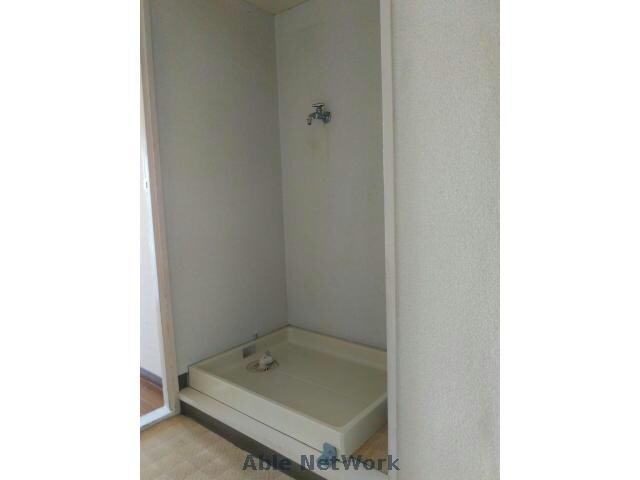 物件内観写真13　(洗濯機置場)