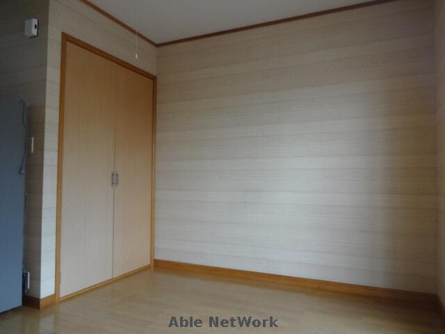 物件内観写真7　(洋室2)