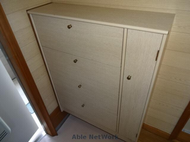 物件内観写真10　(下駄箱)