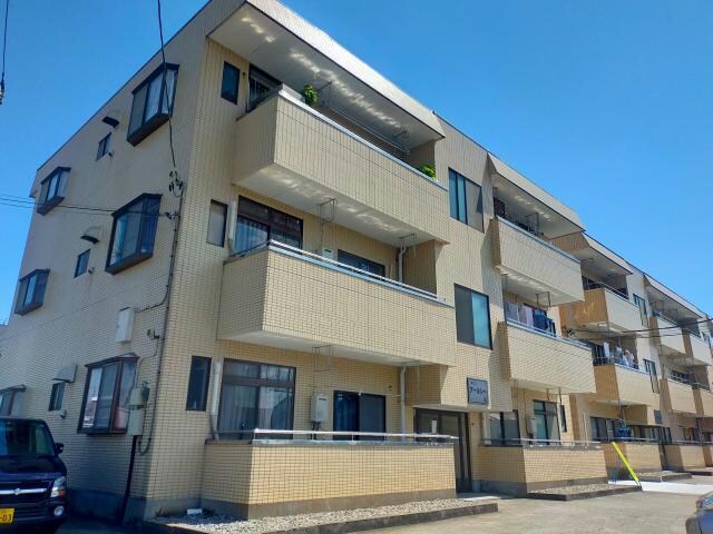 メゾンアールシーA棟の物件外観写真