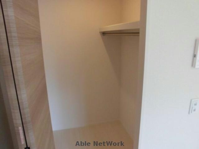 物件内観写真11　(ウォークインクローゼット)